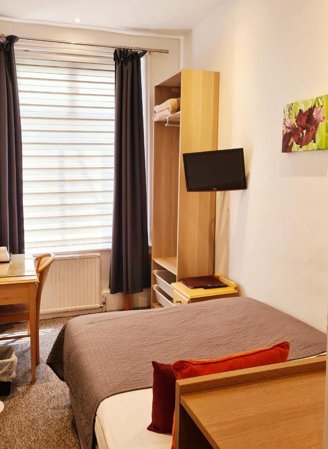 Small Double Room,1191827488:JPEG